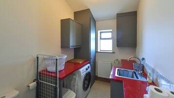 Fridge, microwave, oven, coffee/tea maker