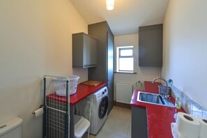 Refrigerador, microondas, horno, cafetera/tetera