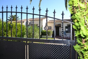 Enceinte de lâhĂ©bergement