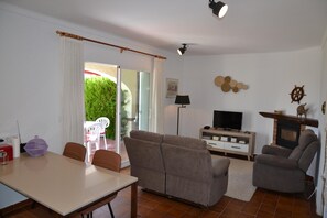 Fernseher, Kamin