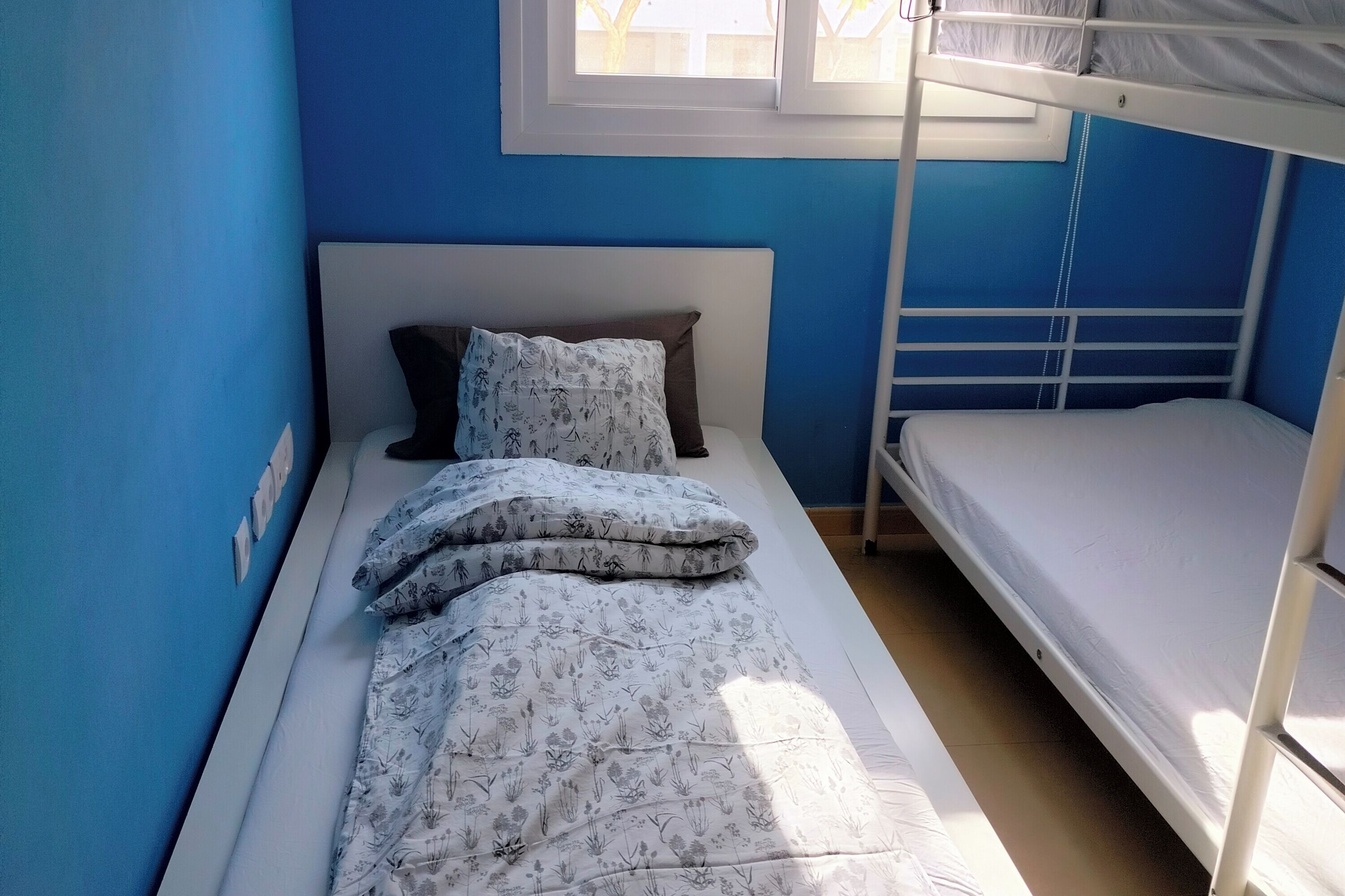 2 dormitorios, tabla de planchar con plancha, wifi y ropa de cama