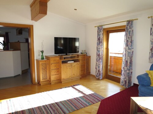 Lovely apartment for 4 people with WIFI, TV and balcony