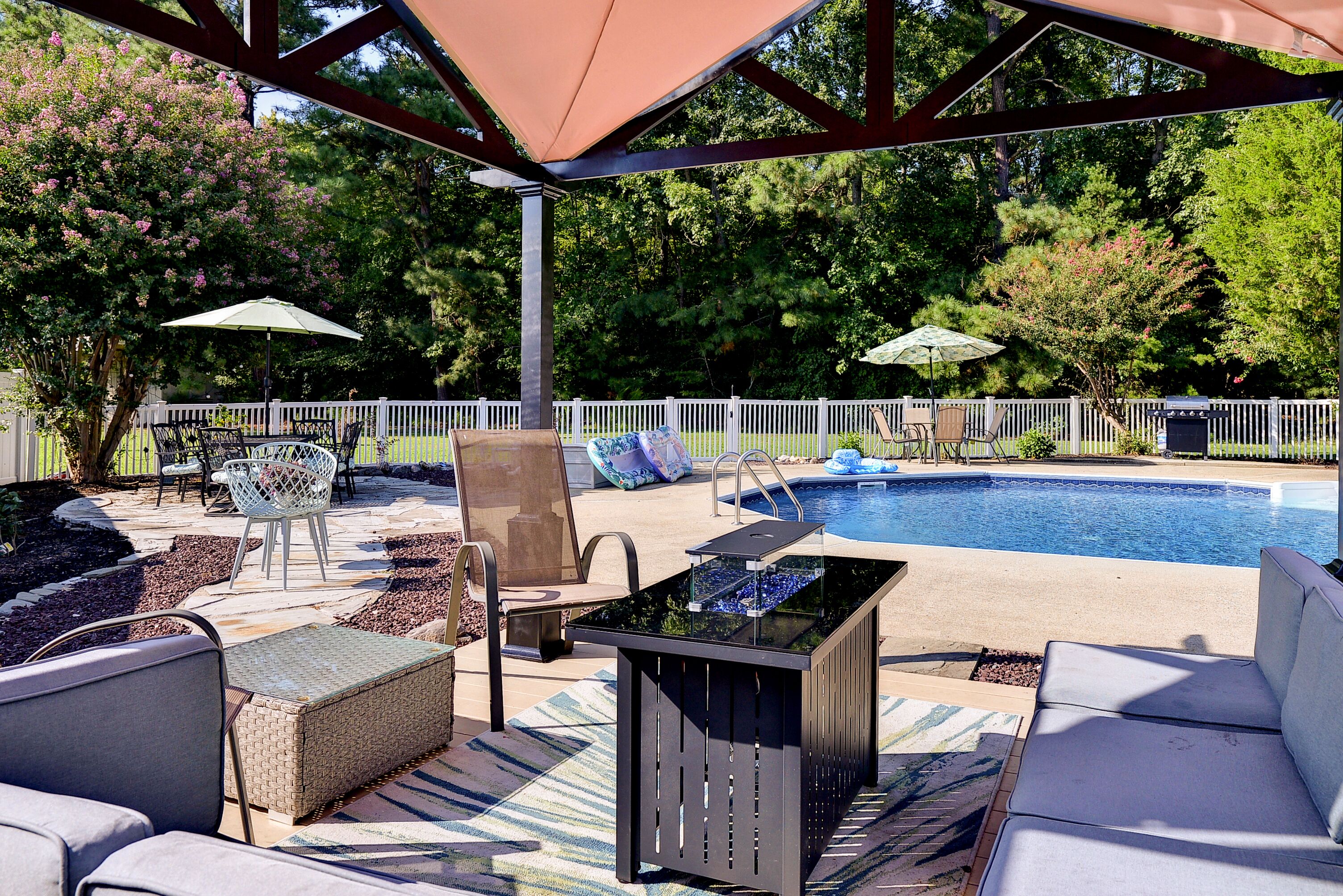 حمّام سباحة خارجي