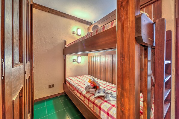 1 chambre, Wi-Fi gratuit, draps fournis