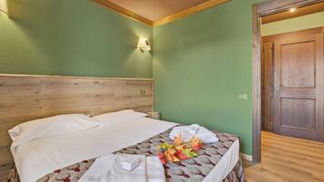 1 bedroom, free WiFi, bed sheets