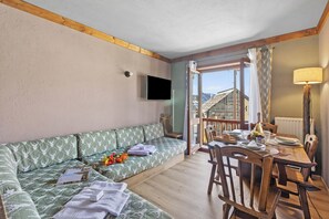 Flat-screen TV - Grange Hike & Ski - 26D Sestriere, Sestriere - Grange Sises, Italy (Sestriere - Grange Sises)