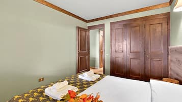 1 bedroom, free WiFi, bed sheets