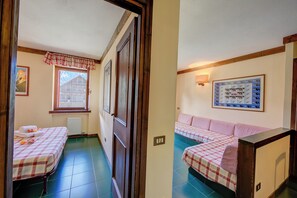 1 bedroom, free WiFi, bed sheets