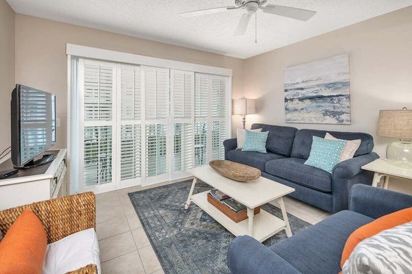 Beach Club 223 - Living Space