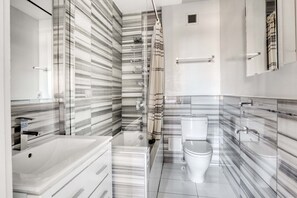 ヘアドライヤー、タオル