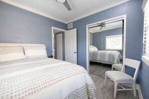 2 habitaciones, escritorio, tabla de planchar con plancha y wifi 