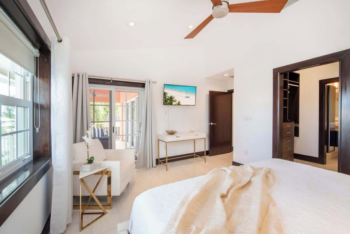 3 bedrooms, desk, iron/ironing board, WiFi