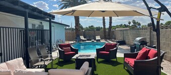 HEATED Pool, Spacious home 7 MIN to airport*