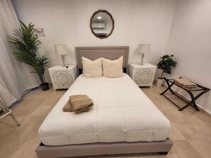 3 bedrooms, iron/ironing board, WiFi, bed sheets