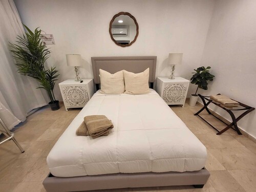 3-bedroom apt 50 feet to Condado Beach