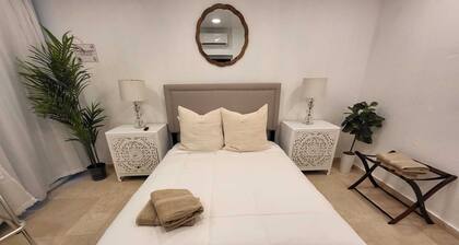 3-bedroom apt 50 feet to Condado Beach