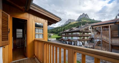 Apartment in the center of Pozza di Fassa near the ski lift connected to the Sellaronda ski carousel