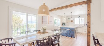 5BR Group Stay w/ Private Hot Tub & Movie Theater