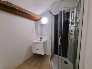 Shower - Holiday house for 12 guests with private pool (Aigues-Vives)