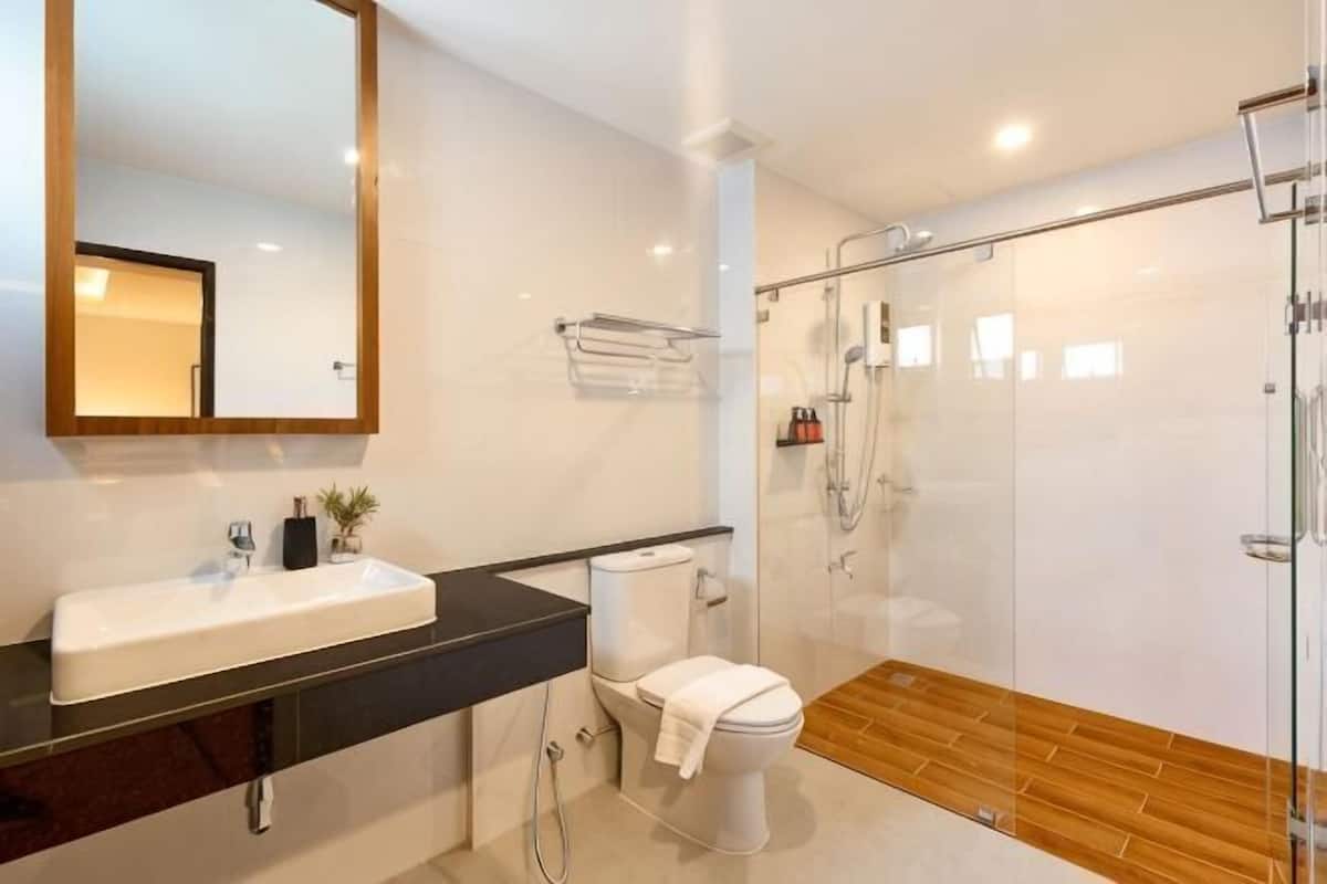 Phòng tắm | Đồ dùng nhà tắm miễn phí, máy sấy tóc, khăn tắm, xà phòng 