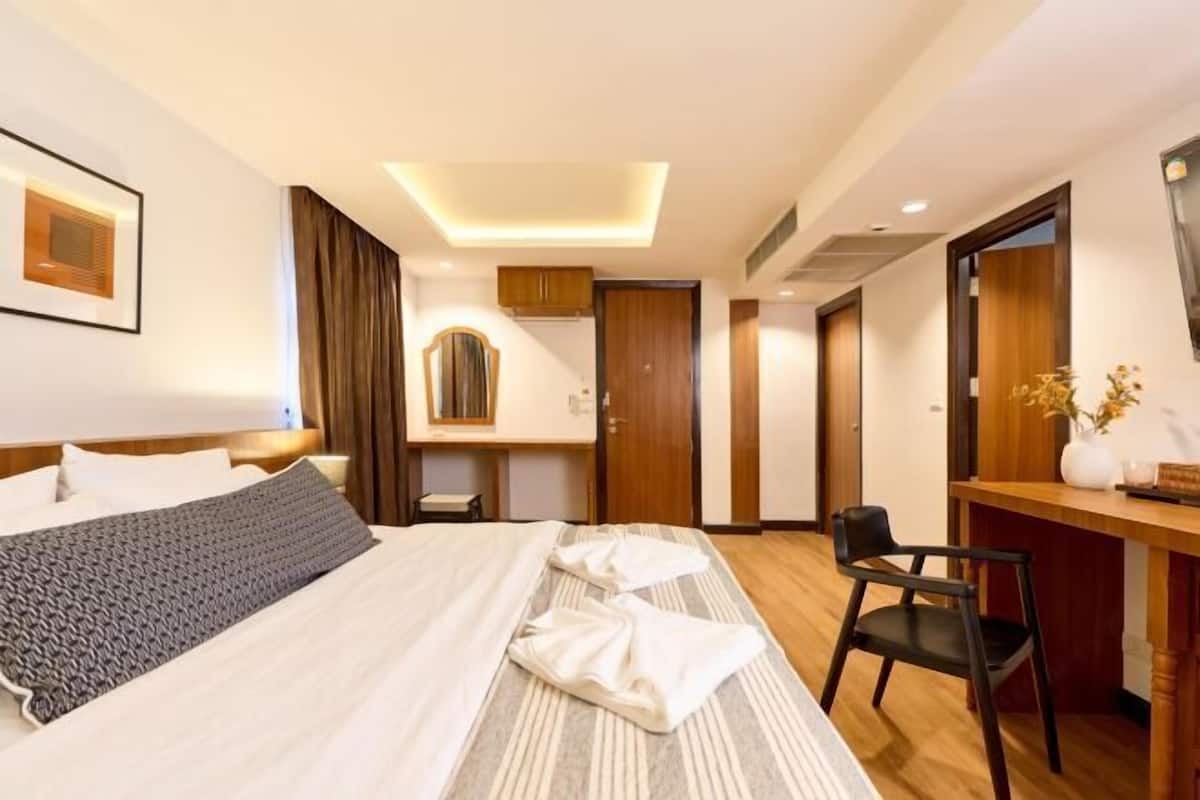 Minibar, wifi gratis y ropa de cama