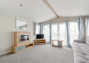 Living area - Gold Caravan 6 Berth Pet Friendly (Skegness)