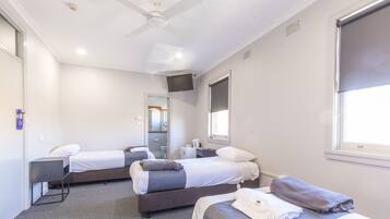 Standard Quadruple Room | Iron/ironing board, free WiFi, bed sheets