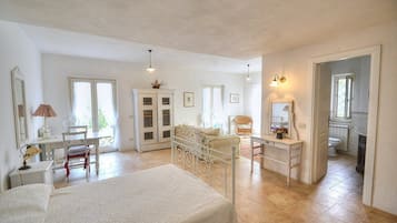 2 chambres, fer et planche Ă repasser, Wi-Fi gratuit, draps fournis