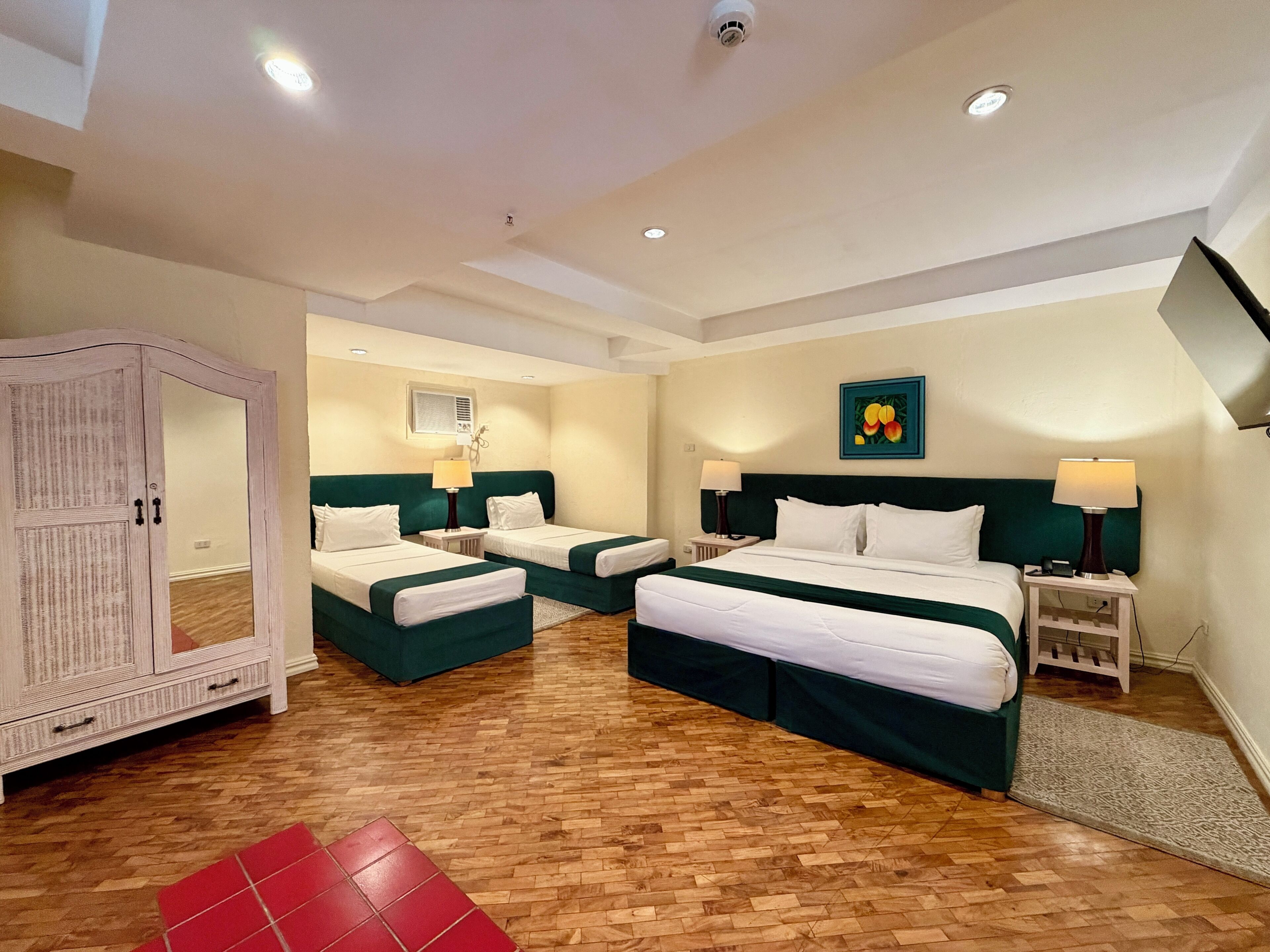 Family Executive | Free WiFi, bed sheets