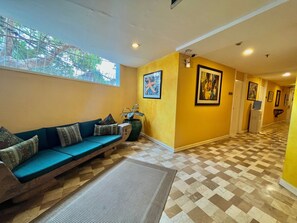 Hallway - Coco Grande Hotel (Dumaguete)