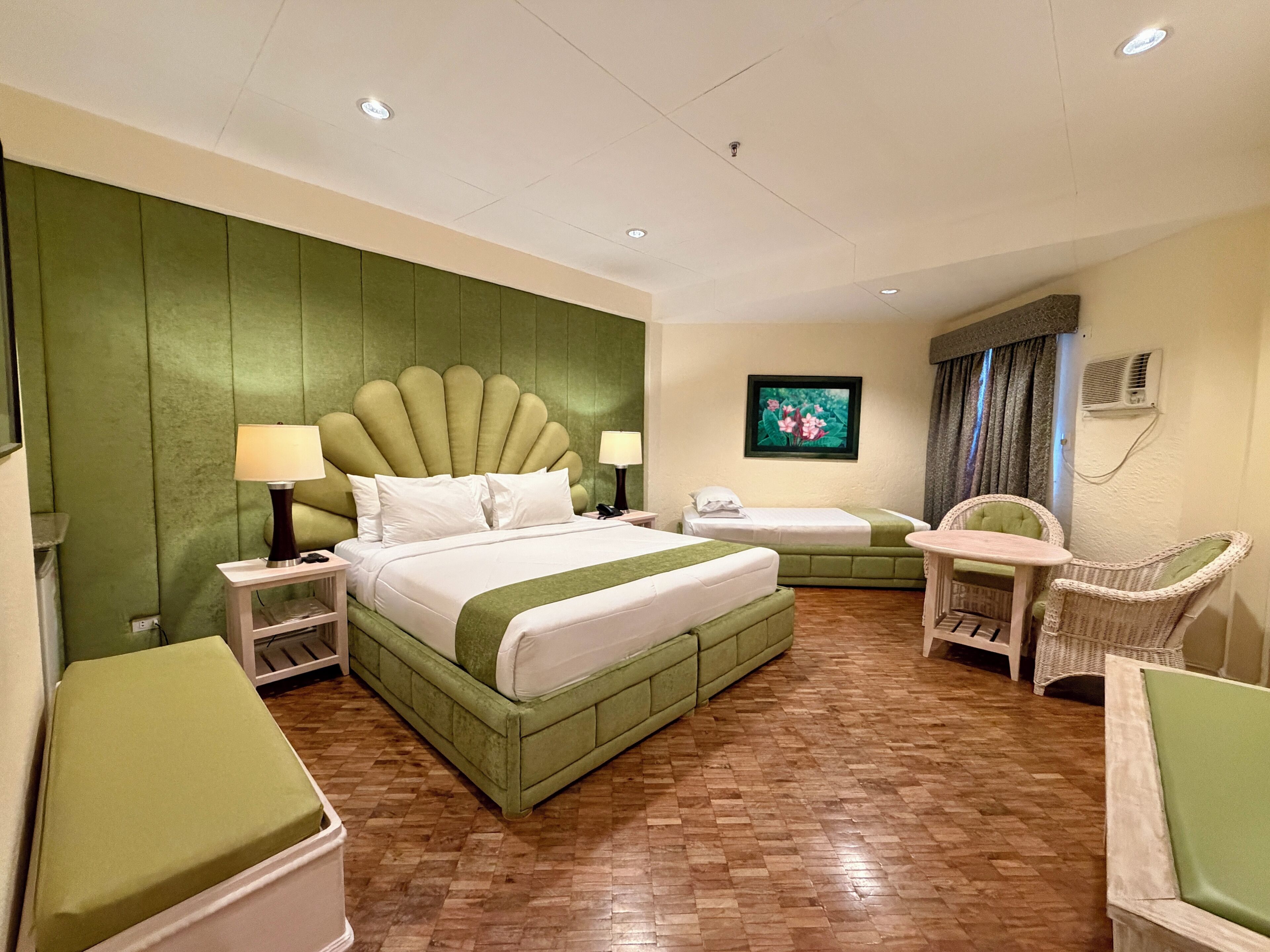 Executive | Free WiFi, bed sheets