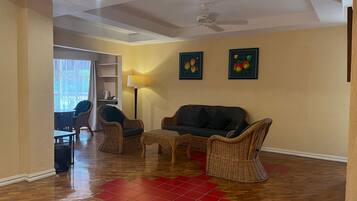 Family Executive | Free WiFi, bed sheets