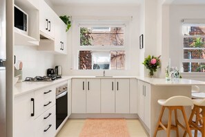 Apartment | 2 bedrooms - Bondi Breeze Apartment (Bondi Beach)