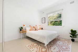 Apartment | 2 bedrooms - Bondi Breeze Apartment (Bondi Beach)