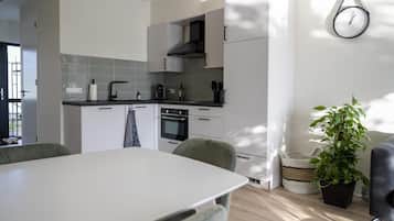 Refrigerador, microondas, parrilla de estufa y lavavajillas