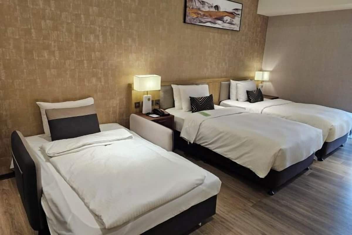 1 bedroom, free minibar, in-room safe, desk