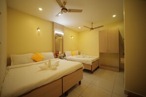 Superior Room | Egyptian cotton sheets, premium bedding, free WiFi, bed sheets - Nadanam Inn (Puducherry)