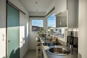 Fridge, microwave, stovetop, espresso maker - The Loft • Private Jacuzzi & Acropolis View (Athens)