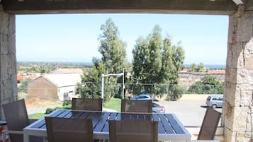 Panoramic Apartment | Living area | Toys, books