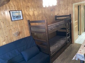 Interior - Cozy apartment for 3 people, 700m from slopes with private parking (Le Grand-Bornand)