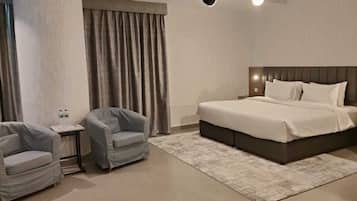 Vogo Executive - King Bed | 1 bedroom, Egyptian cotton sheets, premium bedding, pillowtop beds