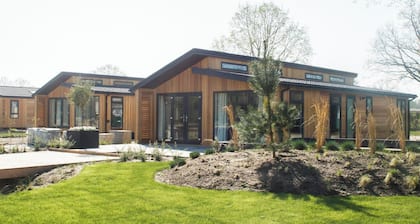 Detached chalet with 2 bedrooms and a terrace