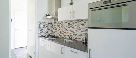 Microwave, dishwasher, coffee/tea maker