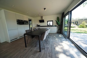 Fridge, microwave, dishwasher, coffee/tea maker