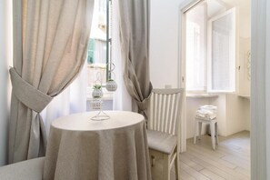 Double Room | Desk, soundproofing, free WiFi - Le Suite Dei Mercanti (Rome)