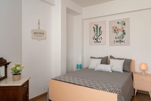 3 bedrooms, iron/ironing board, free WiFi, bed sheets - Great location in Portimão and enjoy the view from the balcony (Portimão)