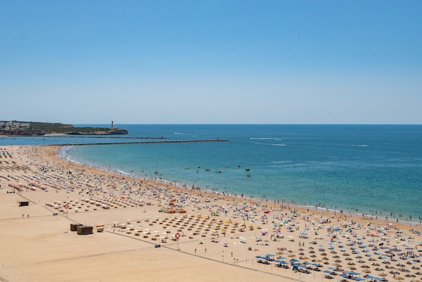 Beach - Great location in Portimão and enjoy the view from the balcony (Portimão)