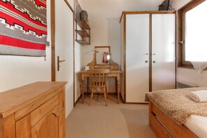 2 chambres, fer et planche Ă repasser, Wi-Fi gratuit, draps fournis