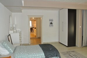 2 bedrooms, travel cot, free WiFi, bed sheets - Geruime Gîte, Laat u Verrassen in de Lot-et-garonne (Saint-Laurent)