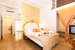Double Room | Soundproofing, free WiFi - Roma Charming Rooms (Rome)